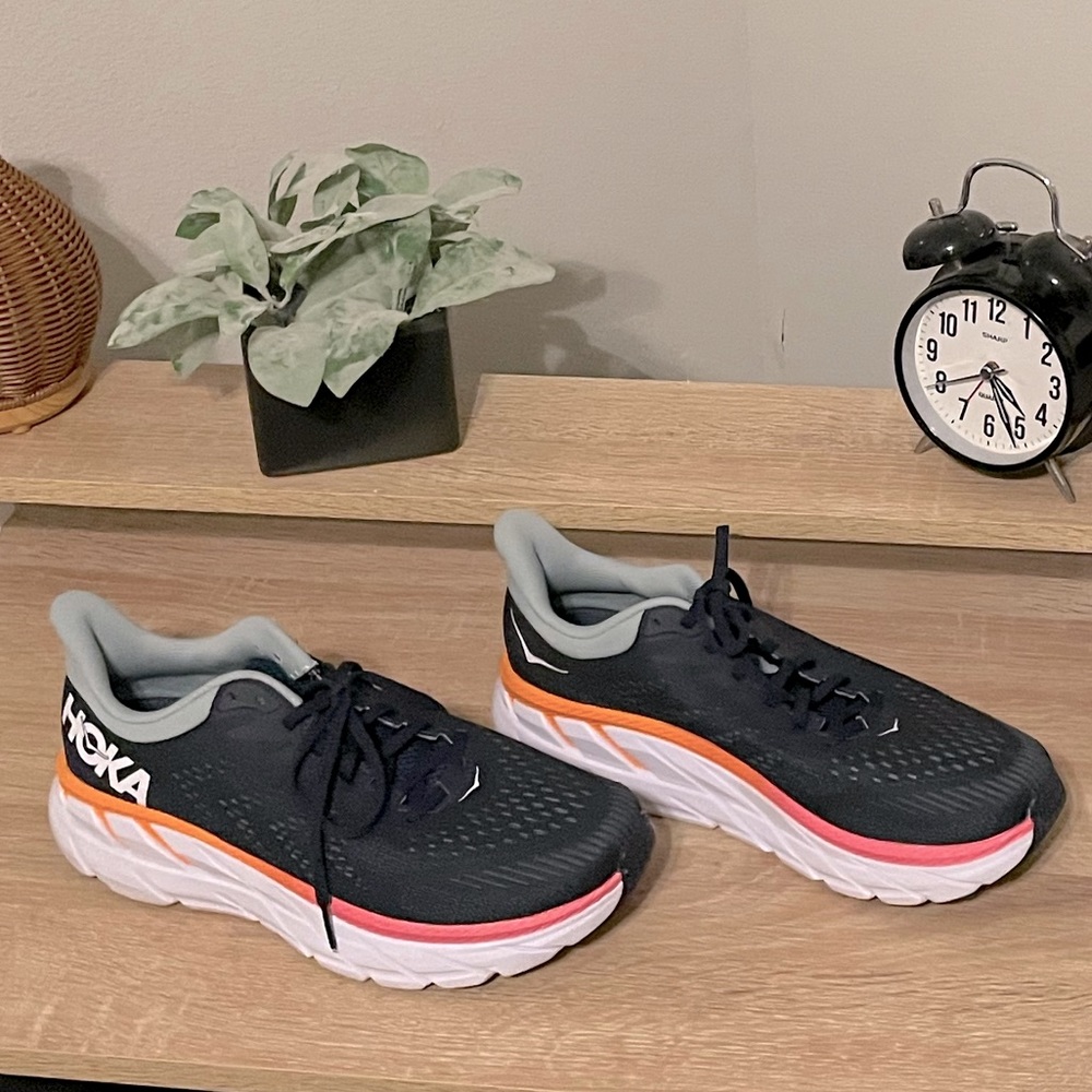 HOKA CLIFTON 7 SIZE 10